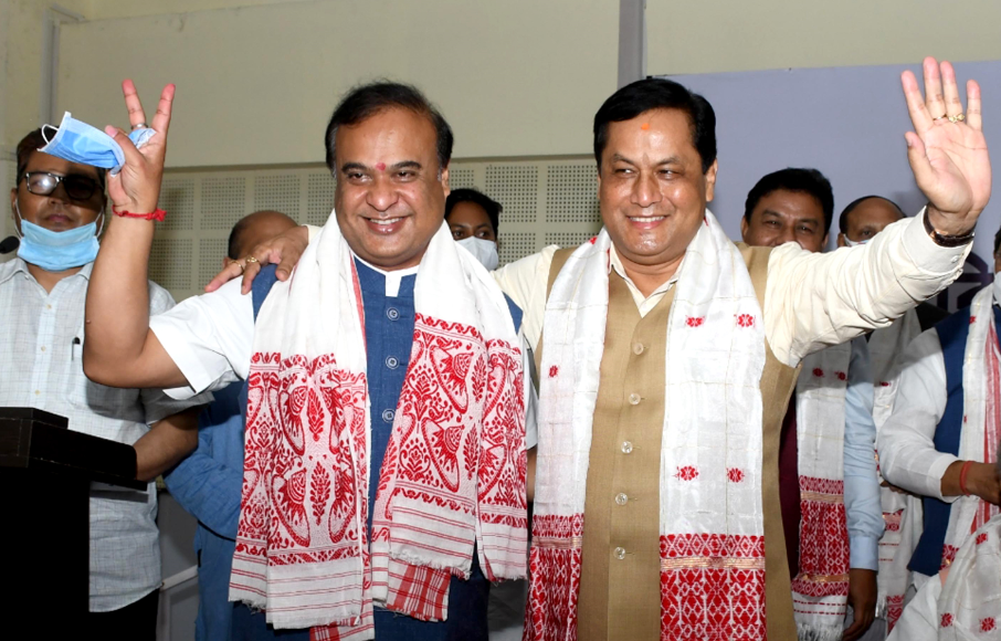CM designate Himanta Biswa Sarma (left) and sarbananda sonowal outgoing CM of Assam, Picture Source: Twitter